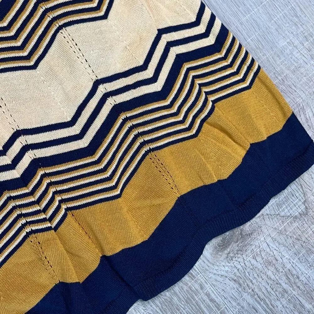 SKIES ARE BLUE Women's Navy & Mustard Chevron Sweater Skirt